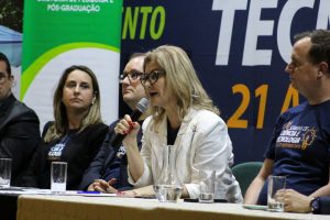 Reitora Luciane Ceretta em abertura da Semana de Ciência e Tecnologia da Unesc
