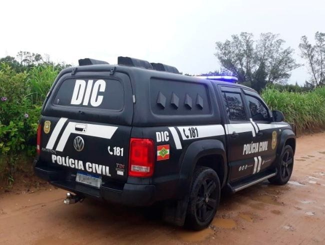 Polícia Civil localiza corpo desaparecido e prende cinco homens em Laguna