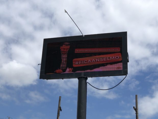 Torcedores do Criciúma realizam campanha para permanência de Anselmo Freitas