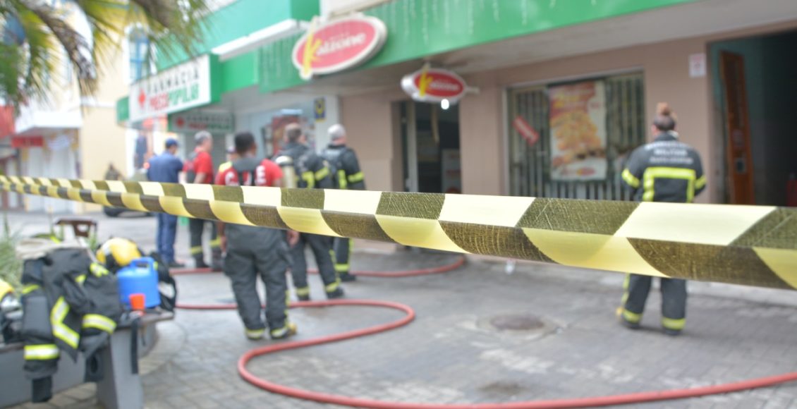 Lanchonete pega fogo no Centro de Criciúma