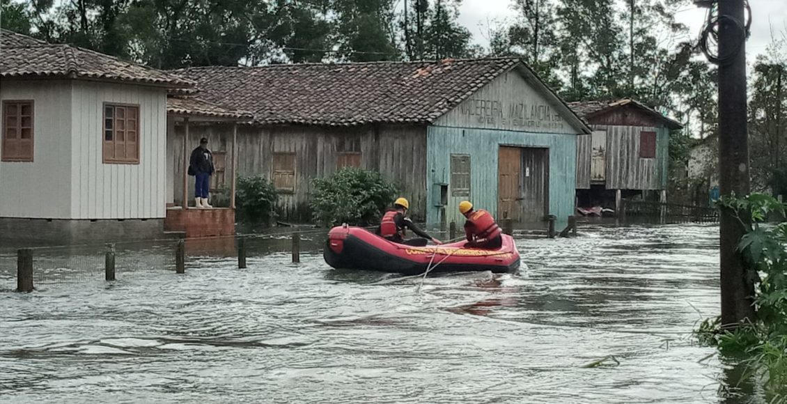 Homem é resgatada após ficar ilhado em casa em Maracajá