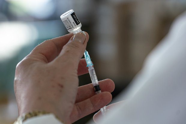 Vacina Covid: adolescentes de 12 a 17 anos podem tomar dose de reforço