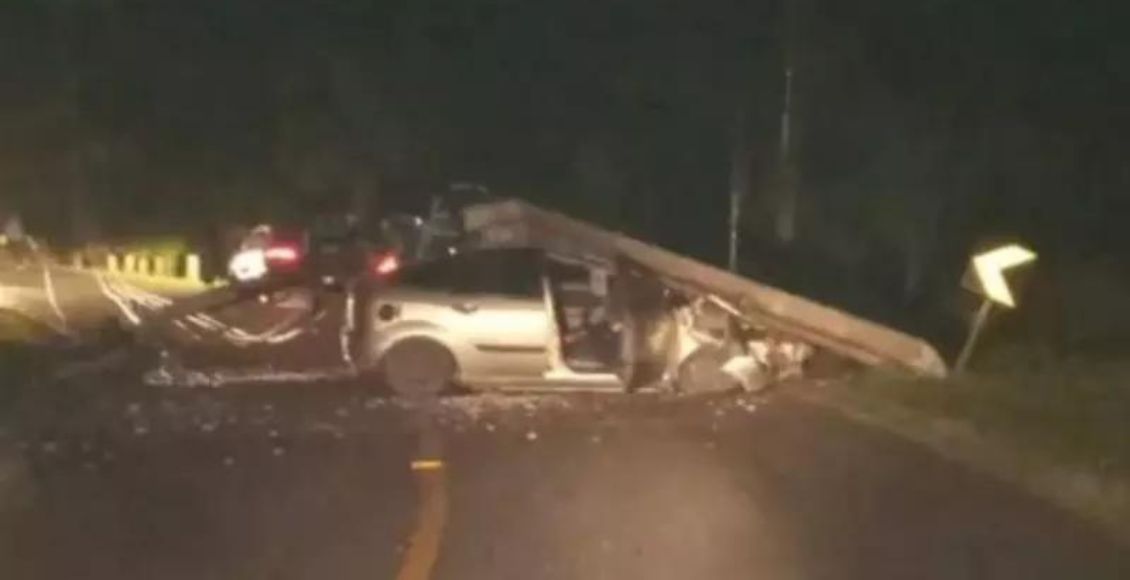 Motorista bêbado abandona filhos no carro e foge após acidente