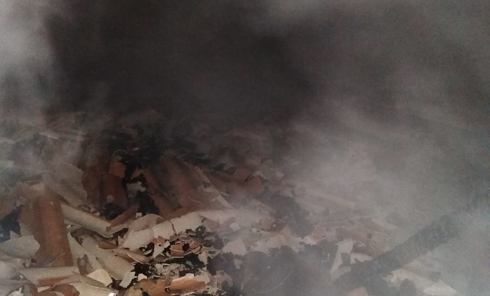 Produção de fumo é perdida em incêndio de estufa em Forquilhinha (2)