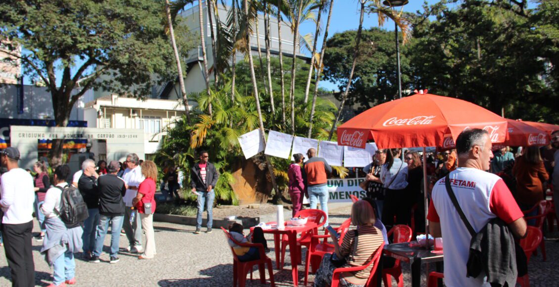 Servidores realizam nova manifestação no Centro de Criciúma (4)