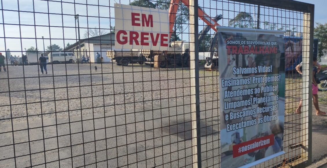 Sexta-feira começa com greve dos servidores em Criciúma (4)