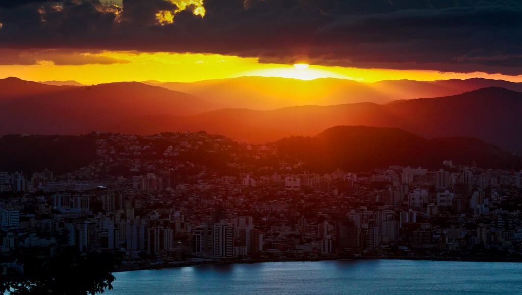 SP começa semana com tempo firme; temperaturas sobem e podem