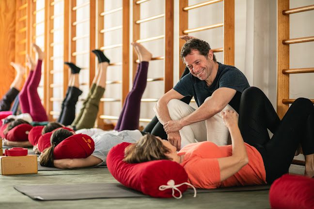 Benefícios do Yoga para a saúde: professora de Yoga explica os principais