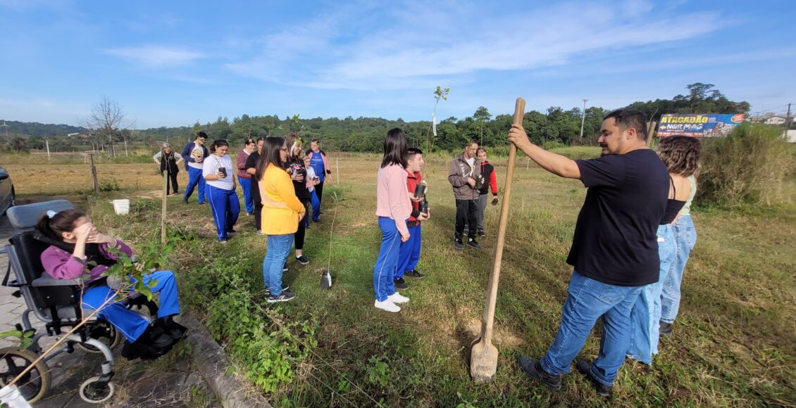 APAE – DMA – Plantio de Árvores – Por Ana Paula Nesi (5)