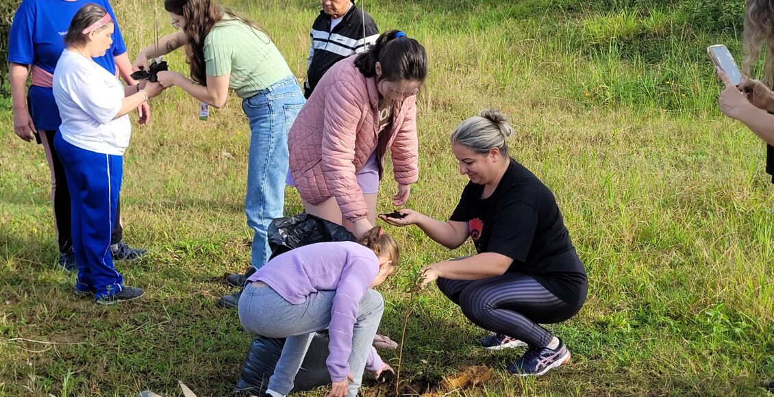 APAE – DMA – Plantio de Árvores – Por Ana Paula Nesi (8)