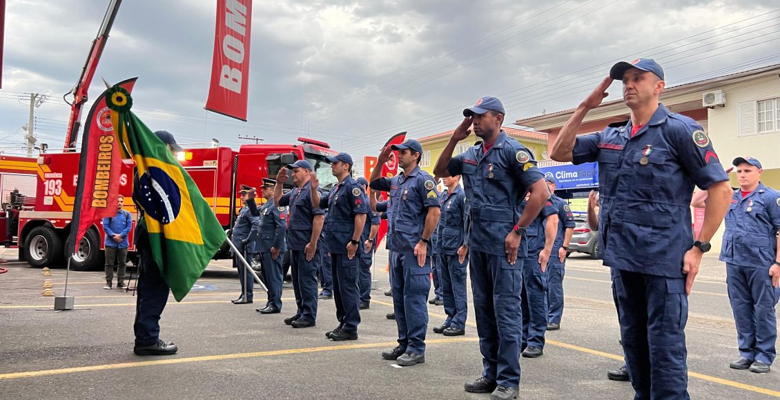 Solenidade em Araranguá homenageia bombeiros militares e autoridades