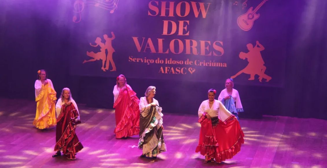 Show de Valores da “melhor idade” traz cultura ao palco do Teatro Elias Angeloni (11)