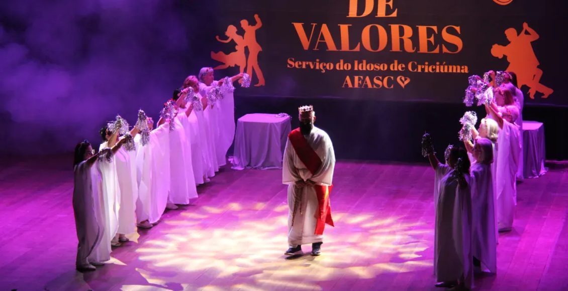 Show de Valores da “melhor idade” traz cultura ao palco do Teatro Elias Angeloni (13)