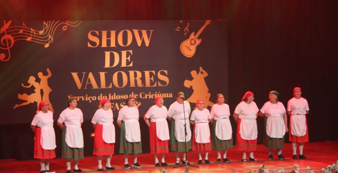 Show de Valores da “melhor idade” traz cultura ao palco do Teatro Elias Angeloni (19)