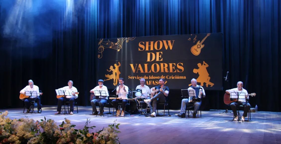 Show de Valores da “melhor idade” traz cultura ao palco do Teatro Elias Angeloni (2)