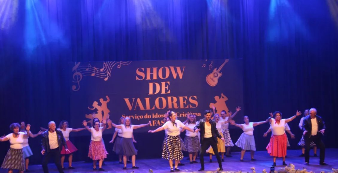 Show de Valores da “melhor idade” traz cultura ao palco do Teatro Elias Angeloni (26)