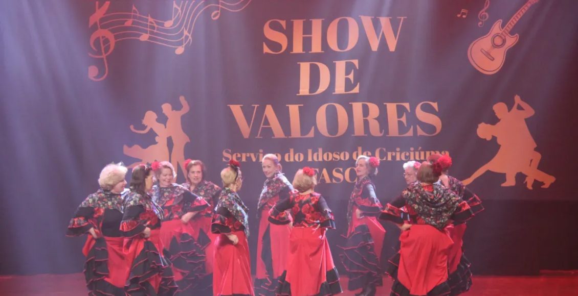 Show de Valores da “melhor idade” traz cultura ao palco do Teatro Elias Angeloni (4)